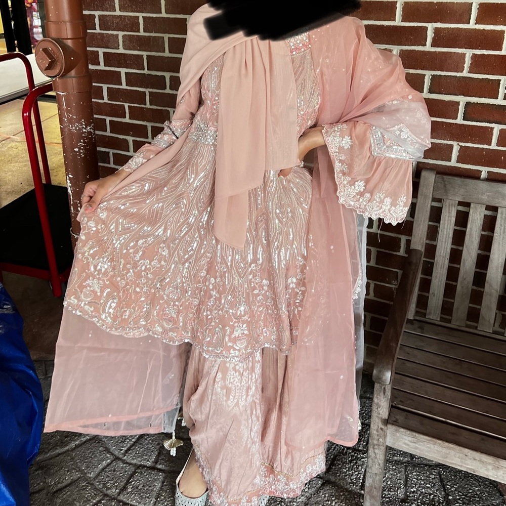 Pakistani desi clothes for woman DRESS - Picture 2 of 3